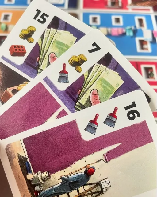 Cartas del juego boca arriba, en abanico y sin taparse.